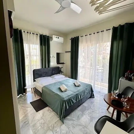 アパート Smart Comfort Deluxe N1 Private Balcony Bathroom 250m Marina Port 800m リマソール